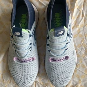 New Balance tennis shoes. Mint green